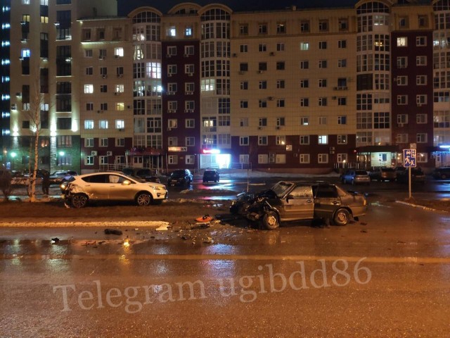 В Нижневартовске водитель покалечил в ДТП двух взрослых и подростка В Нижневартовске водитель покалечил в ДТП двух взрослых и подростка