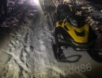 В ХМАО водитель снегохода не заметил шлагбаум и погиб
