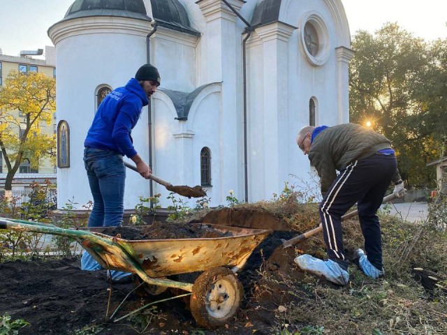 Житель Сургутского района взял отпуск для помощи раненым бойцам в Донецке Житель Сургутского района взял отпуск для помощи раненым бойцам в Донецке