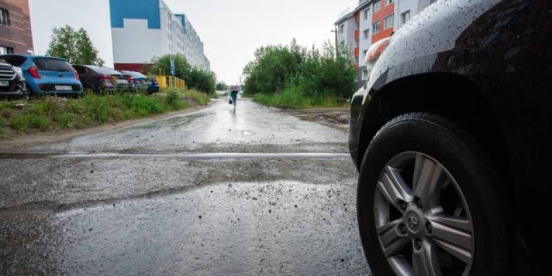 В Югре 10-летнего мальчика сбил внедорожник во время игры в прятки