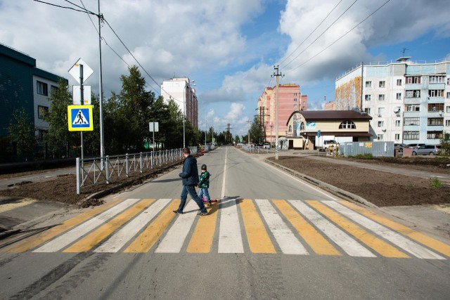 В Сургуте мать с двумя детьми сбили на пешеходном переходе В Сургуте мать с двумя детьми сбили на пешеходном переходе