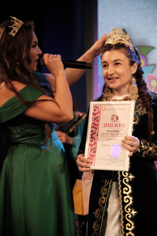 ​Татар Кызы &ndash; 2025: корона татарской красавицы Югры досталась Рафиле Каримовой из Лянтора