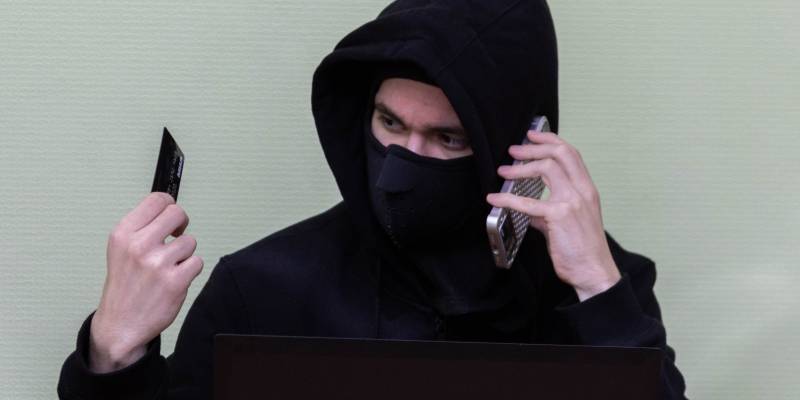 ​За неполный 2025 год у жителей Сургутского района мошенники украли 86 млн рублей