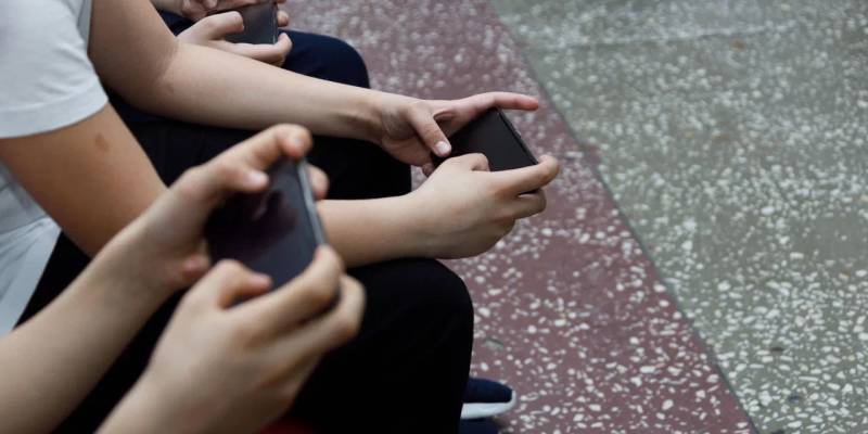 ​&laquo;Цифровая деменция&raquo; накрыла зумеров: 86 % молодых людей жалуются на проблемы с памятью