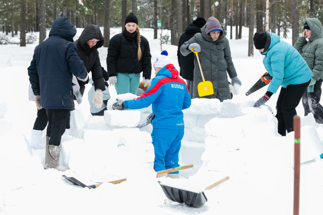 Снег и лопата: что нам стоит иглу построить – о необычном фестивале в Барсово Снег и лопата: что нам стоит иглу построить – о необычном фестивале в Барсово