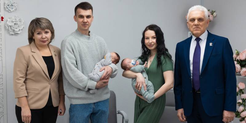 ​Два богатыря: в Сургутском районе зарегистрировали первую двойню 2026 года