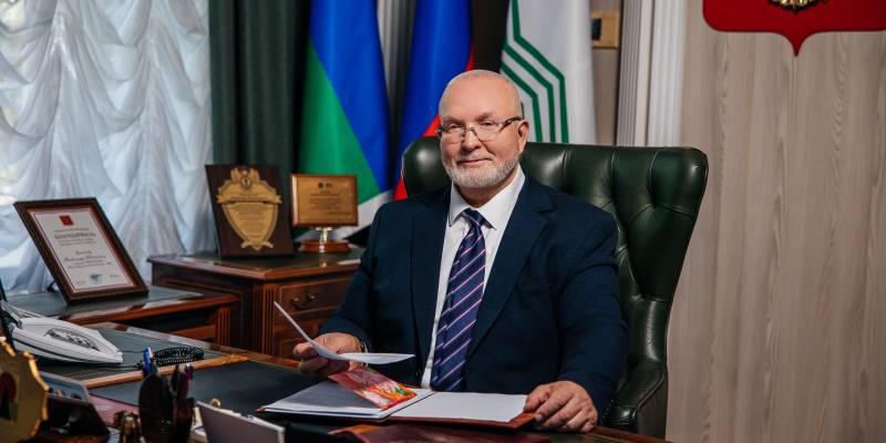 ​Земляков за плодотворный труд поблагодарил зампредседателя Думы ХМАО Владимир Семенов