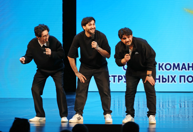 ​Клуб Веселых Нефтяников: работники ПАО &laquo;Сургутнефтегаз&raquo; показали, кто тут главный шутник