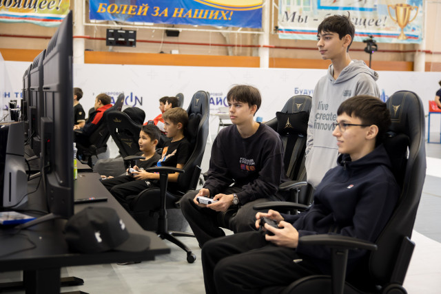 ​ Хватит в компе сидеть – иди в мяч поиграй: что такое фиджитал-спорт, и всем ли он подходит