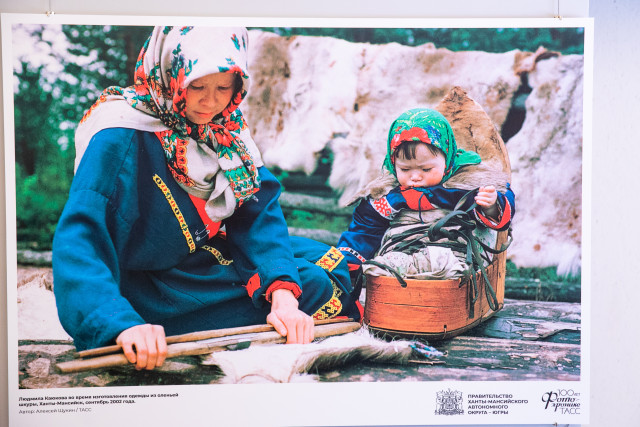 Красота в мерзлоте: оленеводы, рыбаки и поэты Югры стали для ТАСС фотомоделями вне времени Красота в мерзлоте: оленеводы, рыбаки и поэты Югры стали для ТАСС фотомоделями вне времени