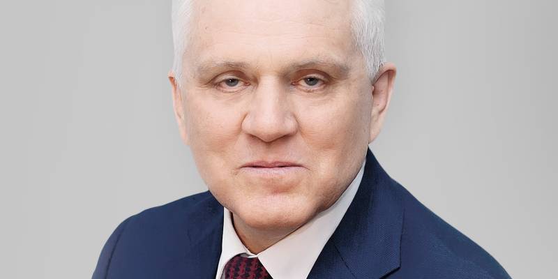 Земляков с праздником поздравил председатель думы Сургутского района Валентин Полторацкий Земляков с праздником поздравил председатель думы Сургутского района Валентин Полторацкий