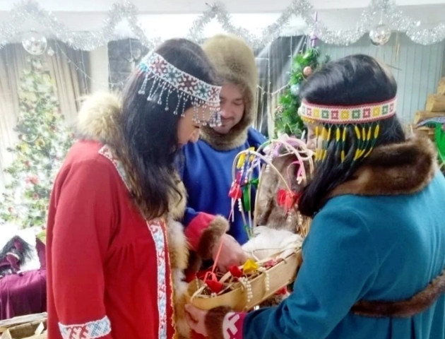 ​Обручились народами: гости из Татарстана &laquo;сыграли&raquo; хантыйскую свадьбу в Лянторе