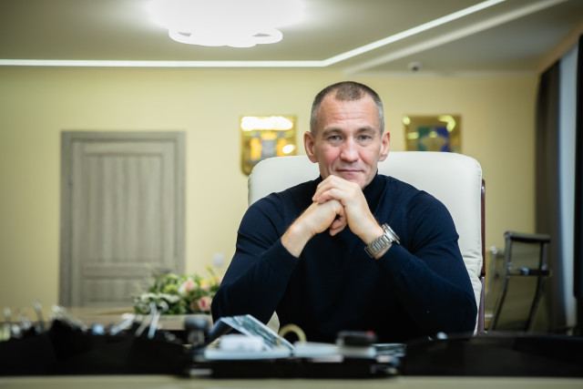 Дома, вода и миллиарды: о чем спрашивали жители Сургутского района у главы муниципалитета Дома, вода и миллиарды: о чем спрашивали жители Сургутского района у главы муниципалитета