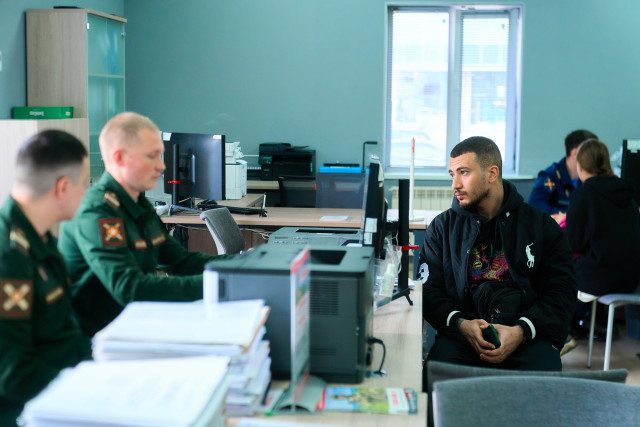 ​В Югре продлили самые высокие выплаты контрактникам