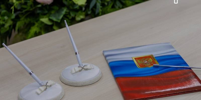 ​Под венец хоть на хоккейном корте: в Югре обновили правила проведения свадеб