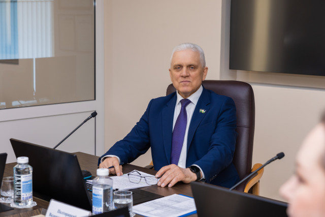 ​Председатель думы Сургутского района пожелал в День Весны и Труда мира и благополучия