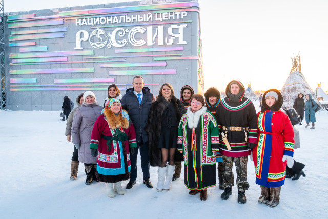 ​Югорский &laquo;Эрмитаж&raquo;: в Ханты-Мансийске открылась выставка, которая вместила весь округ