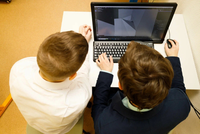 ​Скрытые угрозы Roblox: в России хотят запретить онлайн-игру для несовершеннолетних