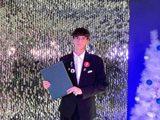 «Артек» позвал: ученик Белоярской школы № 1 покоряет главный детский лагерь страны «Артек» позвал: ученик Белоярской школы № 1 покоряет главный детский лагерь страны