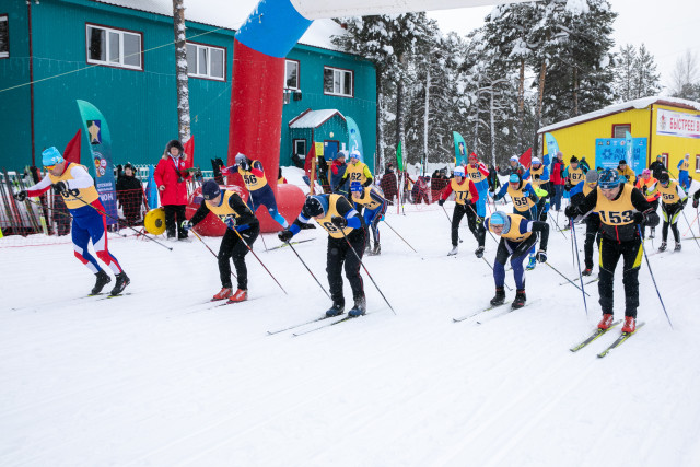 От кирзовых сапог до «Атомиков»: как 350 жителей Сургутского района с палками провожали зиму От кирзовых сапог до «Атомиков»: как 350 жителей Сургутского района с палками провожали зиму