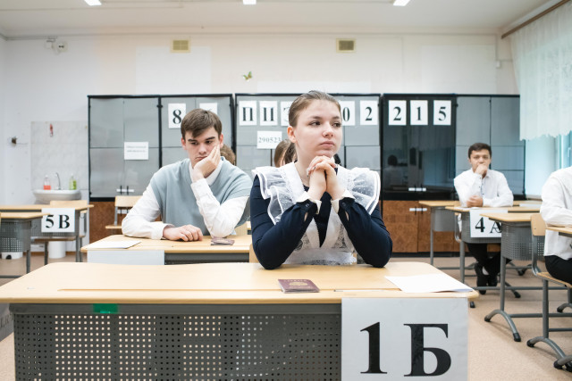 ​Выпускники Сургутского района стали выбирать один из сложнейших предметов для сдачи ЕГЭ