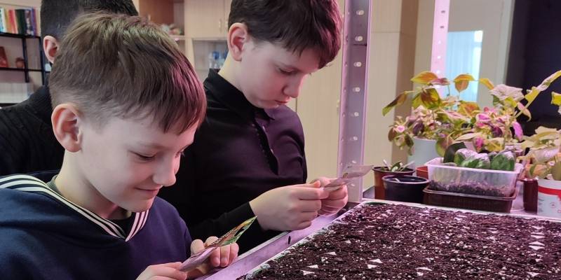 Юные натуралисты из Сургутского района получили оборудование для экспериментов