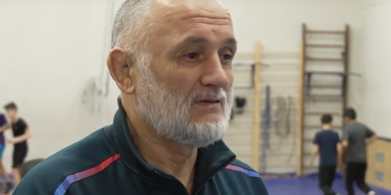 ​Тренер-преподаватель из Лянтора Магомедсаид Рустамов удостоен благодарности Министра спорта РФ