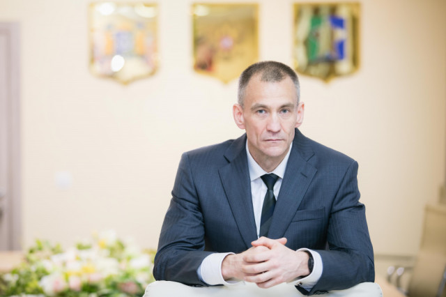 Глава Сургутского района Андрей Трубецкой поздравил учителей с профессиональным праздником Глава Сургутского района Андрей Трубецкой поздравил учителей с профессиональным праздником