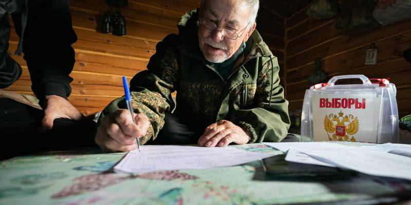 ​Самый важный избиратель: первый, кто проголосовал на выборах в Сургутском районе &ndash; пенсионер-ханты