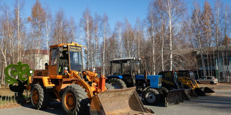 В бой со снегом: чиновники устроили ревизию спецтехники в поселениях Сургутского района