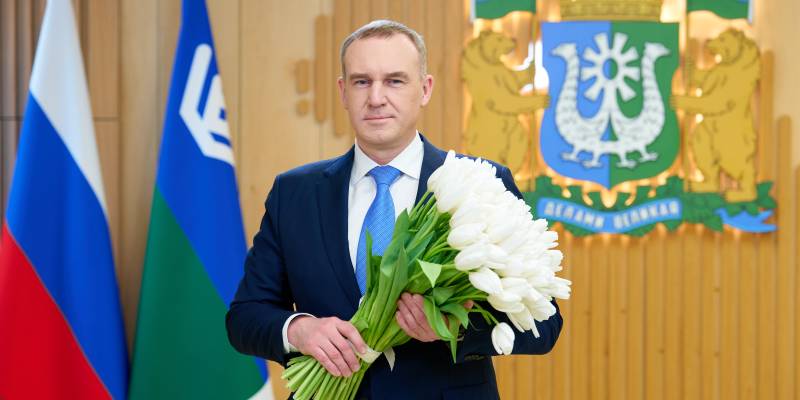 Губернатор ​Руслан Кухарук от лица всех мужчин Югры поздравил женщин с 8 Марта