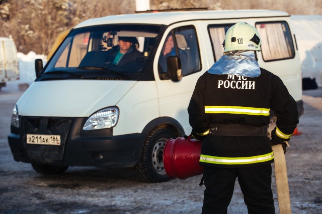 В Югре неизвестный грозился взорвать лицей В Югре неизвестный грозился взорвать лицей