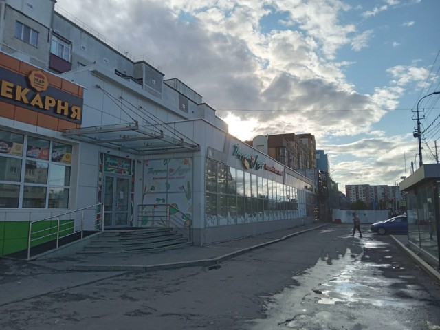 Крупный магазин косметики в Сургуте находится под угрозой сноса Крупный магазин косметики в Сургуте находится под угрозой сноса