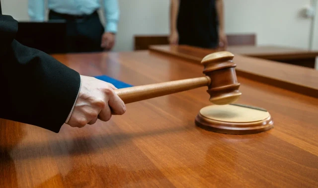 ​Женщина соврала в суде, пытаясь спасти сожителя-убийцу из ХМАО