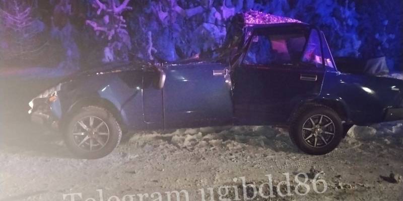 Водитель «ВАЗ» чудом выжил после столкновения с большегрузом в ХМАО