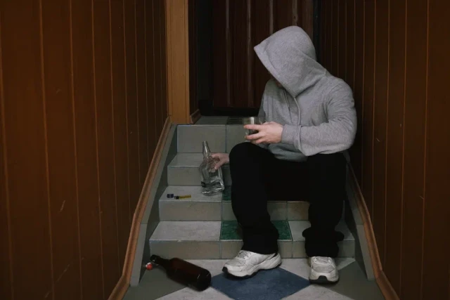 Эпидемия пьянства: в Тюменской области резко выросло число клиентов вытрезвителей Эпидемия пьянства: в Тюменской области резко выросло число клиентов вытрезвителей