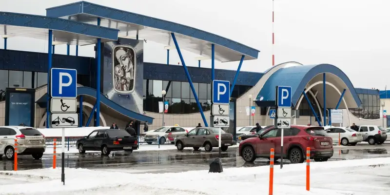 ​&laquo;Победа&raquo; обвинила аэропорт Сургута в порче самолетов