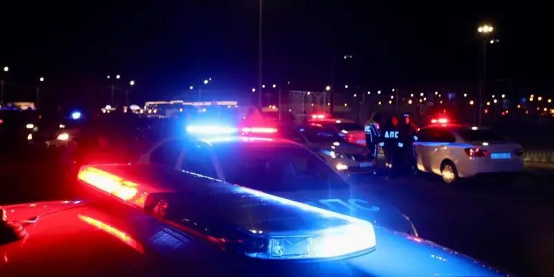 Водителя, устроившего «форсаж» с пассажиром на багажнике в Сургуте, нашли и наказали