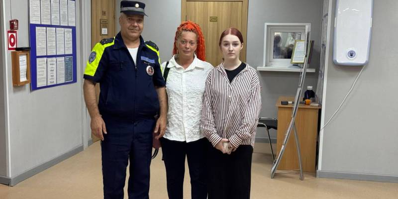 ​В ХМАО инспектор ДПС спас трех тонувших подростков, но чуть сам не ушел под воду