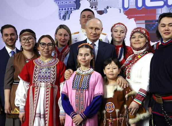 ​Концерт для Путина устроила школьница из ХМАО