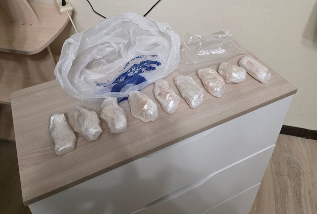 ​Наркокурьер напал на полицейских в ХМАО