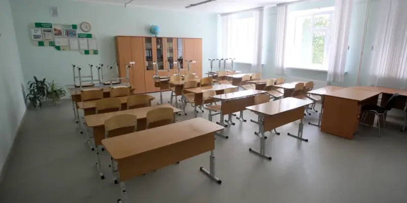 ​Учитель из Сургута, которого обвиняют в домогательствах, отделался выговором