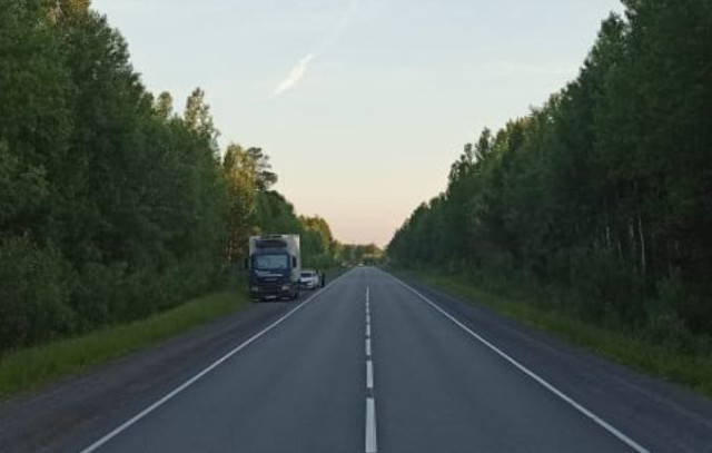 В ХМАО девушка на ходу выпала из кабины грузовика В ХМАО девушка на ходу выпала из кабины грузовика