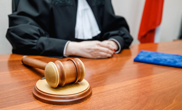 В Сургуте без обвиняемой возобновили суд по делу о доведении до суицида медсестры травмцентра В Сургуте без обвиняемой возобновили суд по делу о доведении до суицида медсестры травмцентра