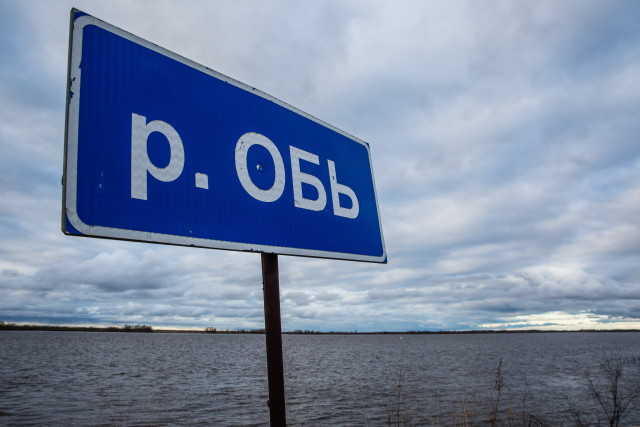 ​Река Обь начала подтапливать дачников в Нижневартовске