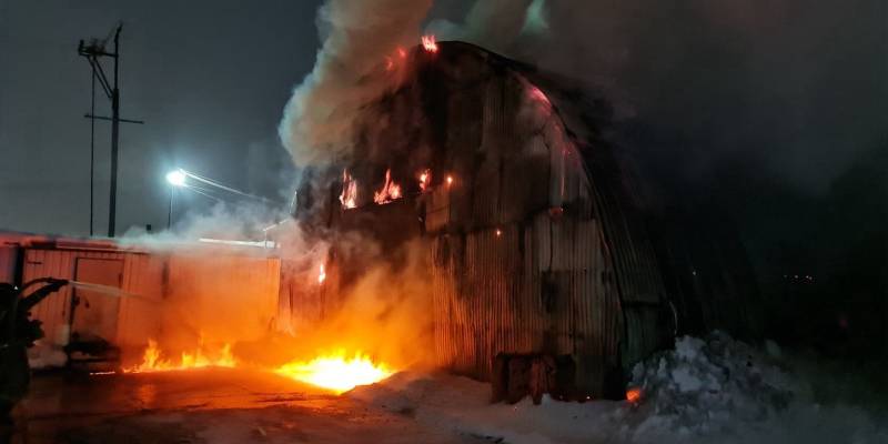 ​Пожар уничтожил крупный склад в Нижневартовске