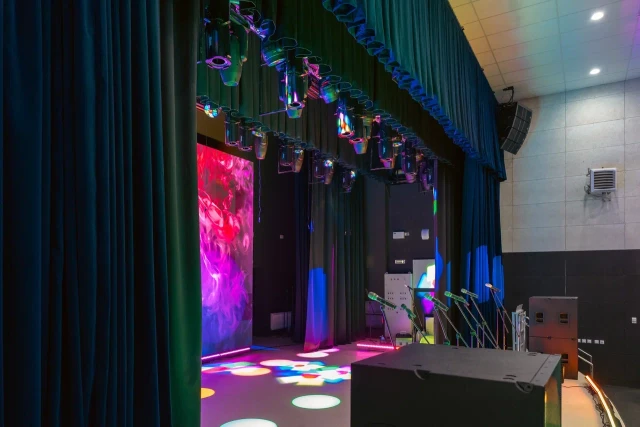 ​Ночные клубы Сургута запретили вход певице Ларисе Долиной на волне хейта