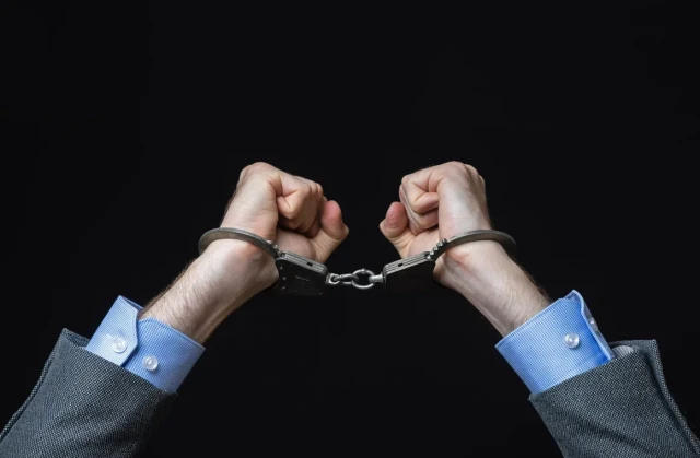 За обман пенсионеров на 16 млн задержали сотрудников кооператива в Нижневартовске За обман пенсионеров на 16 млн задержали сотрудников кооператива в Нижневартовске