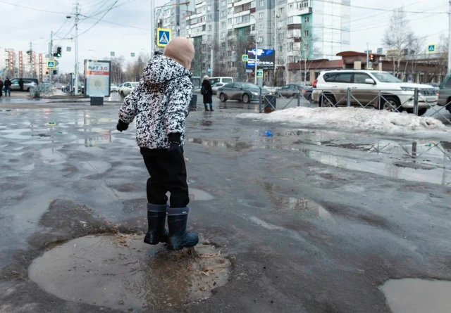 В Сургуте отец застрявшего в грязи ребенка ищет спасителя своего сына В Сургуте отец застрявшего в грязи ребенка ищет спасителя своего сына