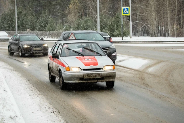 ​Жители Тюмени едут сдавать на права в Сургут